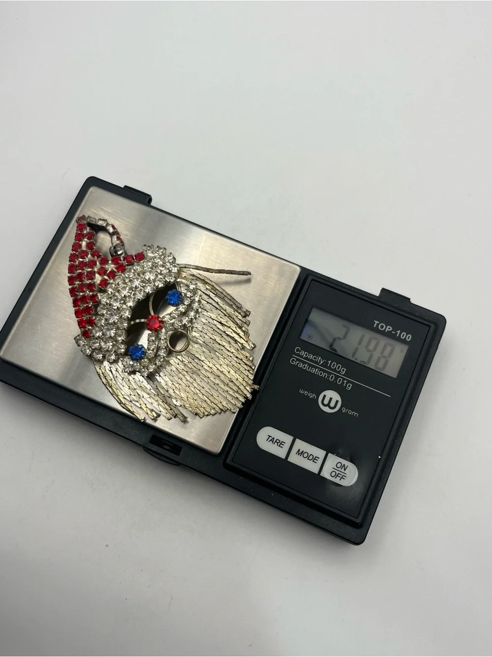 Santa Claus Christmas articulated fringe chain beard rhinestone brooch pin